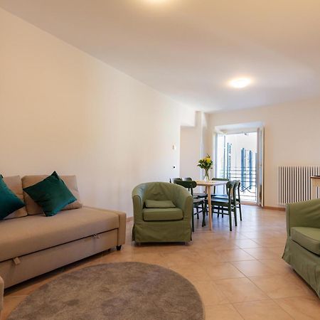 Porta Torre Como Apartment - By Relais Di Giada エクステリア 写真